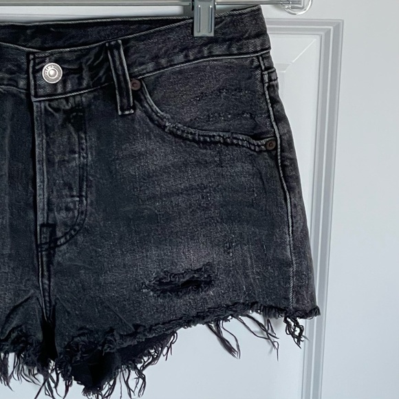 Levi's 501 Trashed Black Denim Cutoff Distressed Jean Shorts - 35667 - Picture 4 of 13